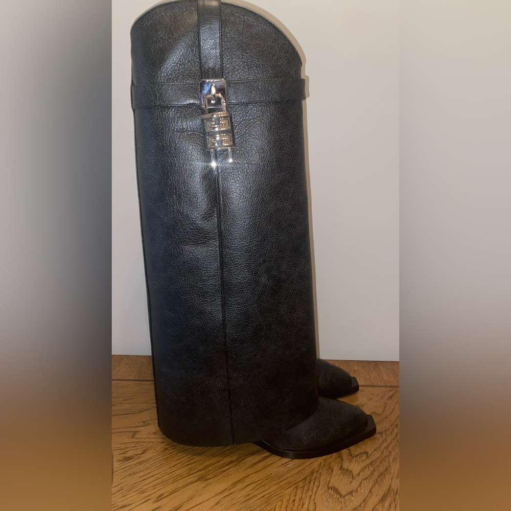 @@@@@@ SOLD @@@@Givenchy Shark Lock Cowboy Boots